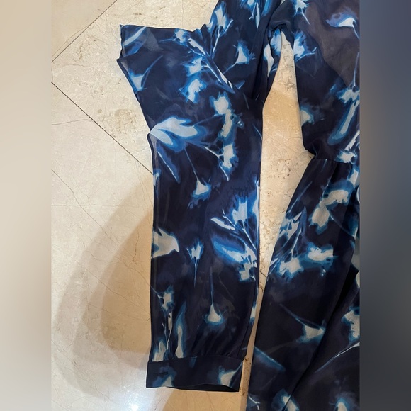 BCBGMaxAzria Navy and White Floral Long Sleeve Dress - Picture 6 of 8